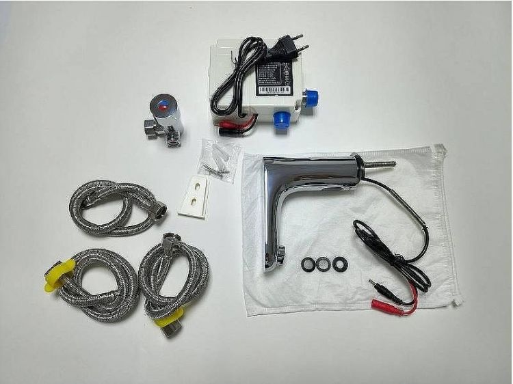 Смеситель для раковины Maretti Sensor SE32SF15 Хром Смеситель для раковины Maretti Sensor SE32SF15 Хром