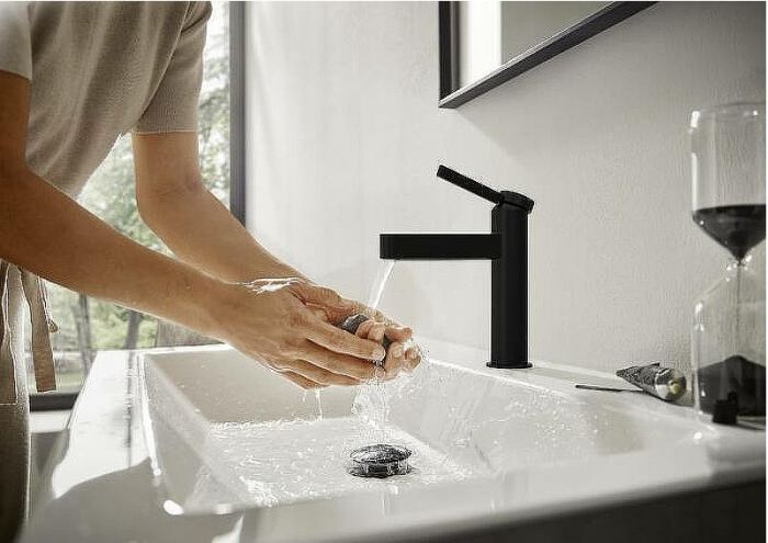 Смеситель для раковины Hansgrohe Finoris 76010670 Черный матовый