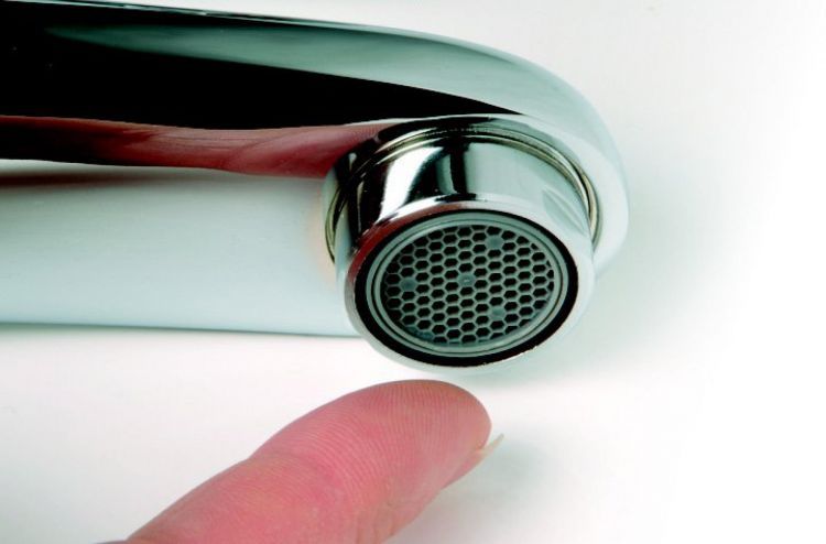 Смеситель Ravak Suzan SN 041.00/100 для раковины Смеситель Ravak Suzan SN 041.00/100 для раковины