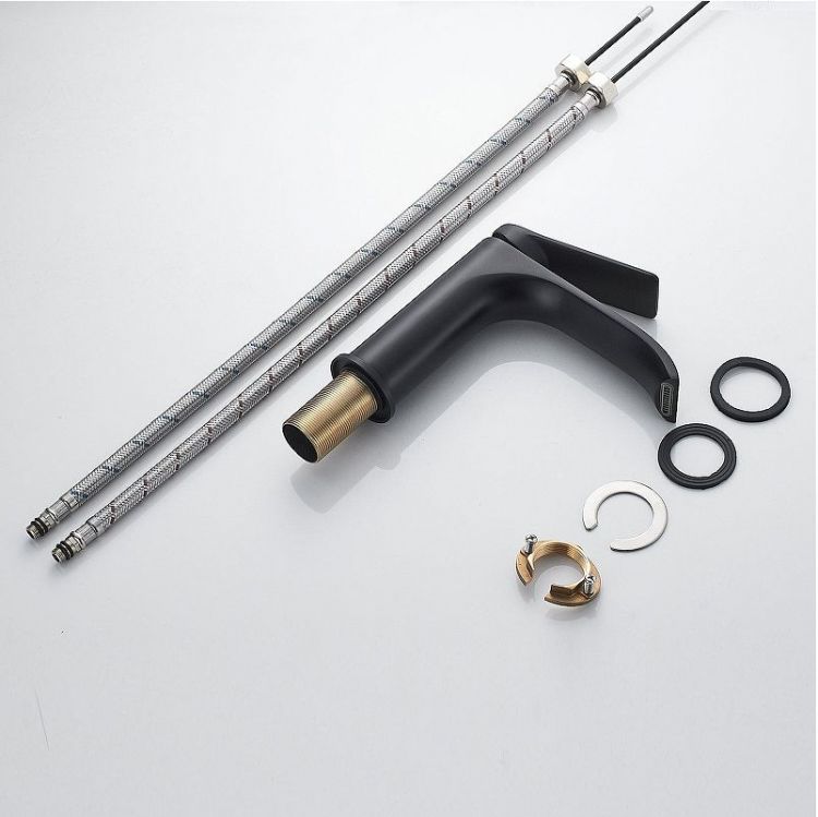 Смеситель для раковины Shevanik S4101H цвет Черный Смеситель для раковины Shevanik S4101H цвет Черный