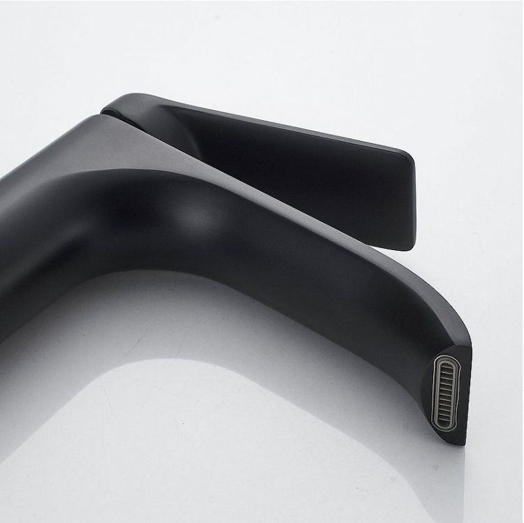 Смеситель для раковины Shevanik S4101H цвет Черный Смеситель для раковины Shevanik S4101H цвет Черный