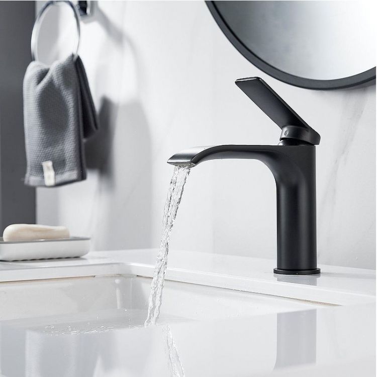 Смеситель для раковины Shevanik S4101H цвет Черный Смеситель для раковины Shevanik S4101H цвет Черный