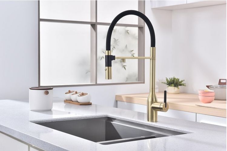 Смеситель для кухни Paulmark Magneto One Ma213188-LG цвет Светлое золото Смеситель для кухни Paulmark Magneto One Ma213188-LG цвет Светлое золото