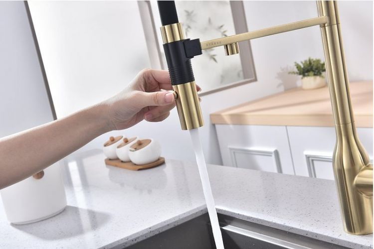 Смеситель для кухни Paulmark Magneto One Ma213188-LG цвет Светлое золото Смеситель для кухни Paulmark Magneto One Ma213188-LG цвет Светлое золото