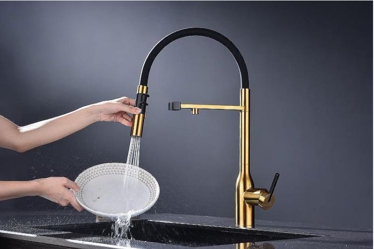 Смеситель для кухни Paulmark Magneto One Ma213188-BG Брашированное золото Смеситель для кухни Paulmark Magneto One Ma213188-BG Брашированное золото