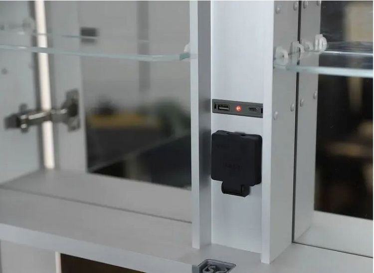 Зеркальный шкаф Esbano 80 ESMT3828D с подсветкой с инфракрасным выключателем