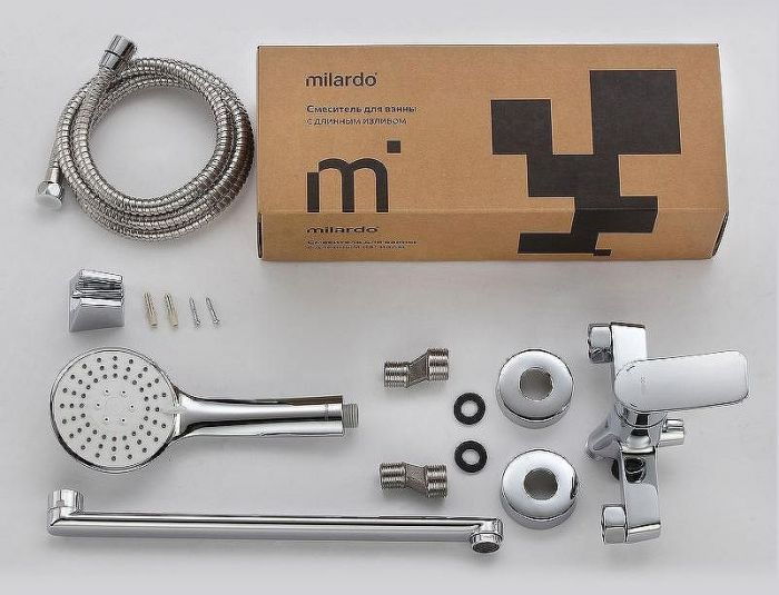 Смеситель для ванны Milardo Demi DEMSB00M10 универсальный Хром