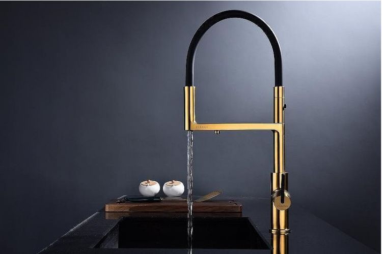 Смеситель для кухни Paulmark Tornado To213402-BG Брашированное золото Смеситель для кухни Paulmark Tornado To213402-BG Брашированное золото