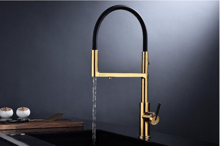 Смеситель для кухни Paulmark Tornado To213402-BG Брашированное золото Смеситель для кухни Paulmark Tornado To213402-BG Брашированное золото