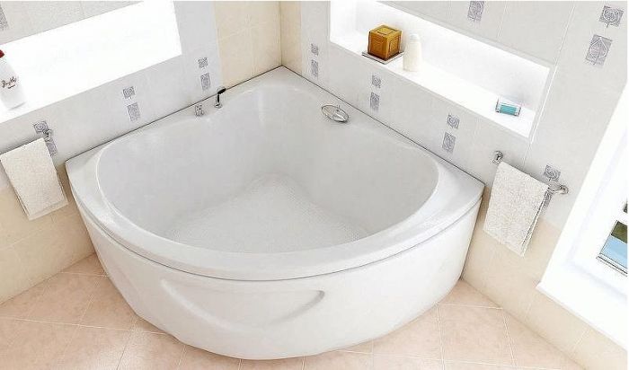 Акриловая ванна BellSan Тера 150x150 4627171531476 с гидромассажем