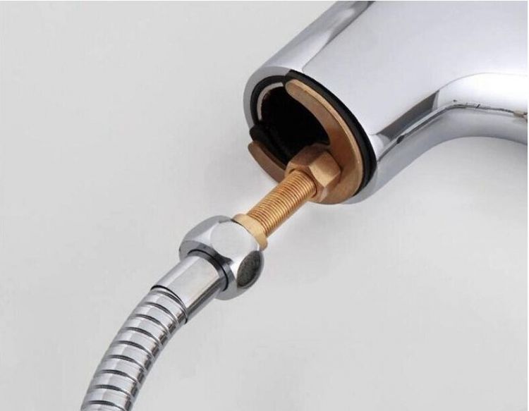 Смеситель для раковины Fashun A1268 с гигиеническим душем цвет Хром Смеситель для раковины Fashun A1268 с гигиеническим душем цвет Хром